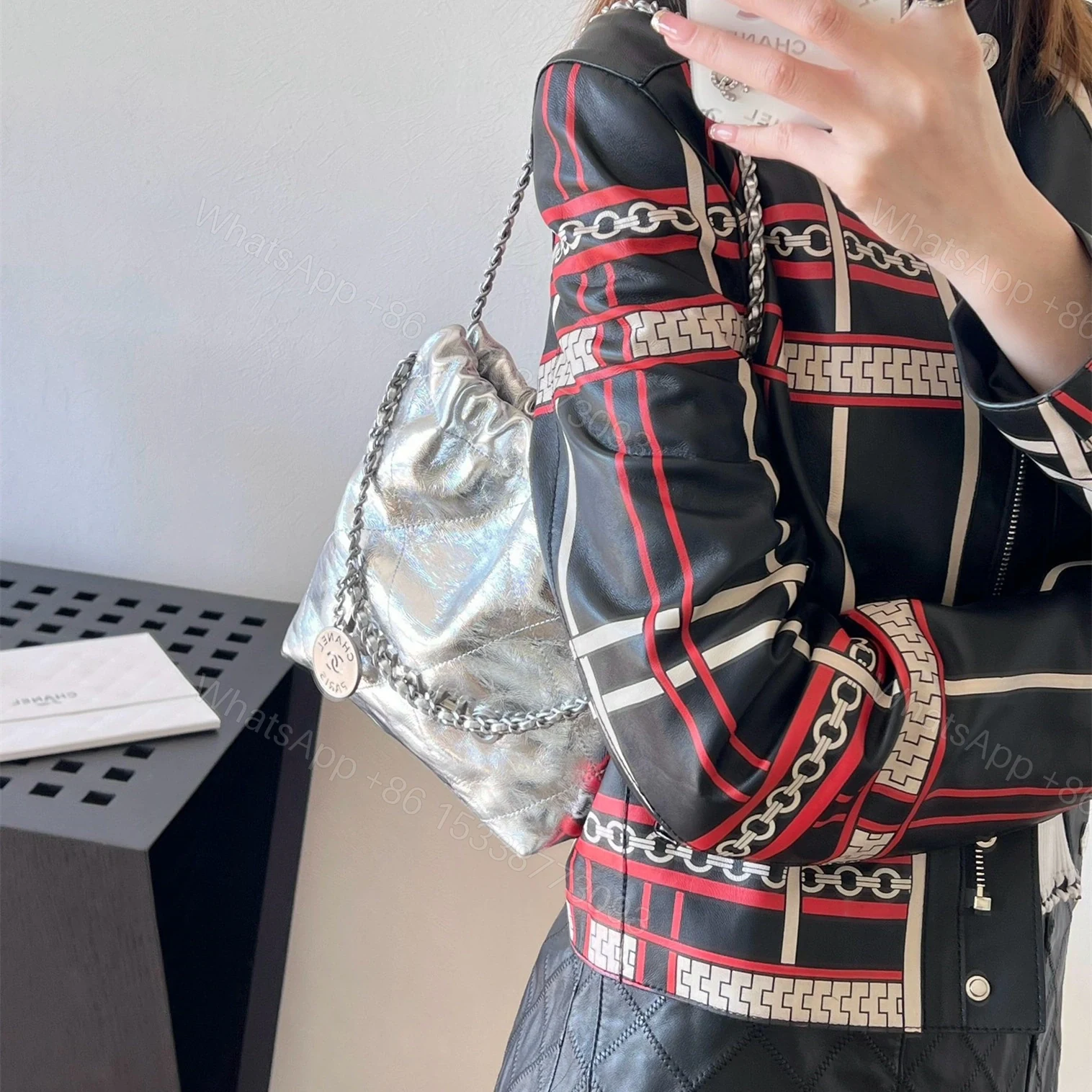 View 15 of 高仿Chanel*25C系列AS3980新款牛皮22Bag手袋Mini免檢版
