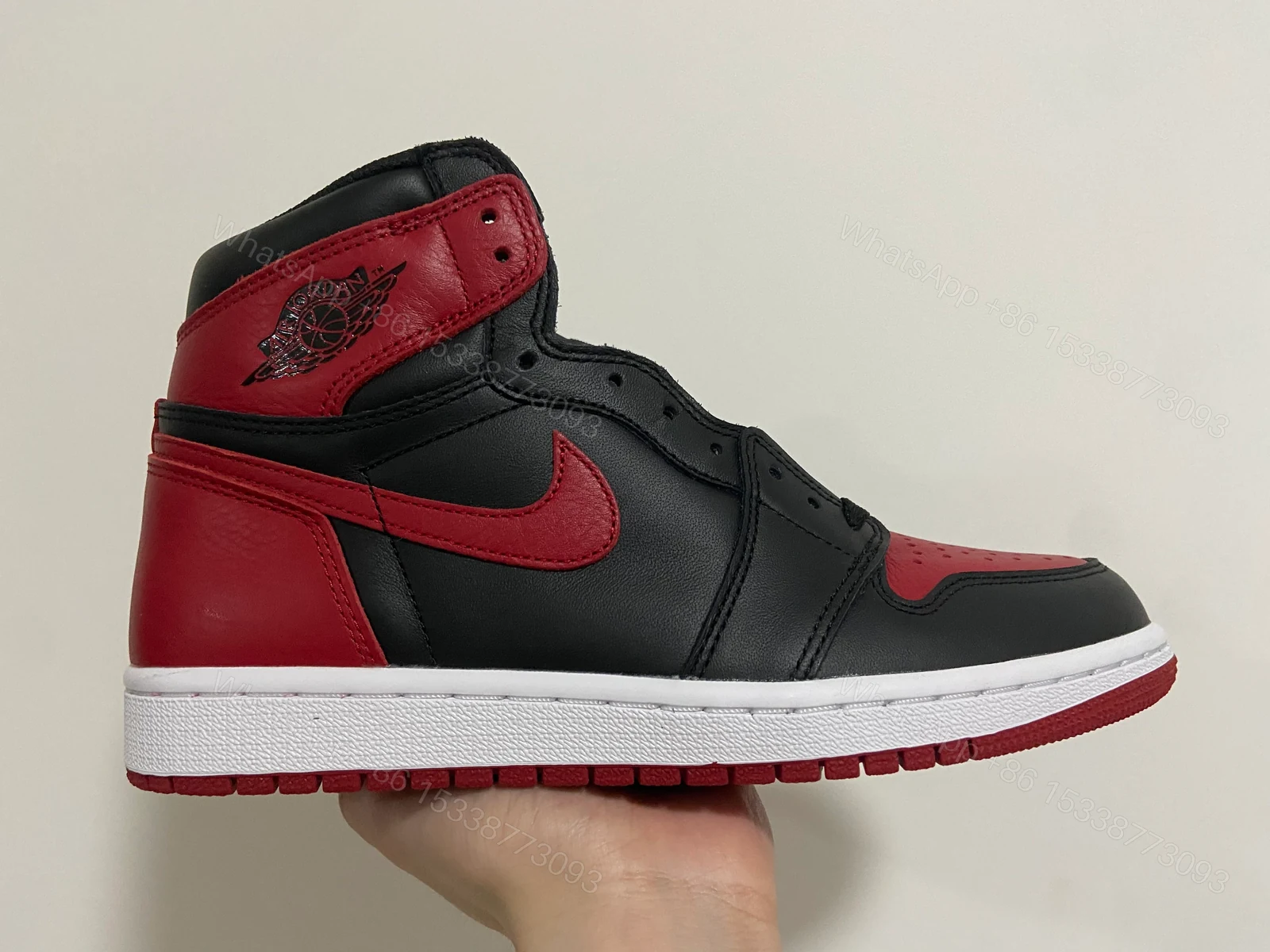 Jordan 1 Retro High Bred Banned (2016) — view 1