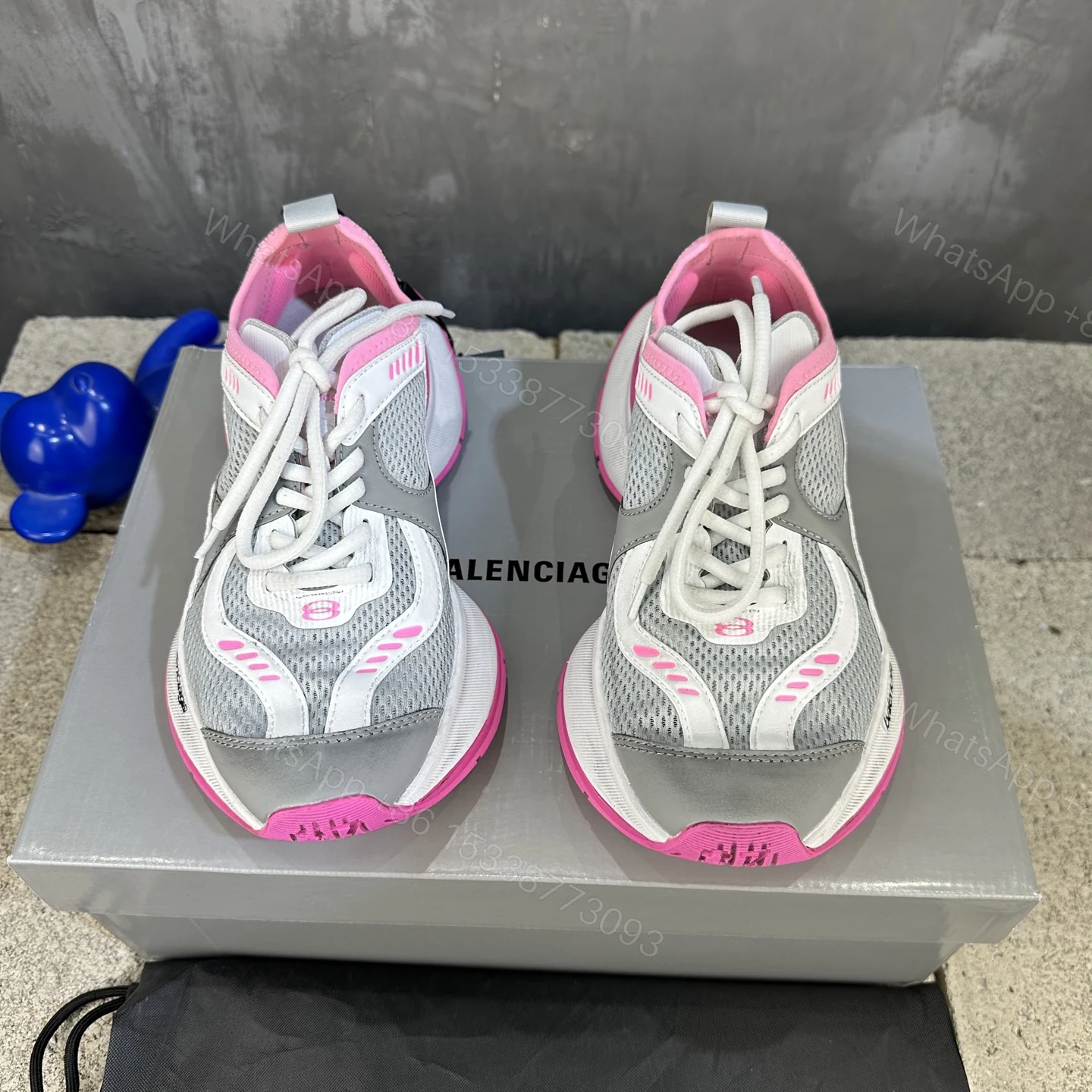 Balenciaga A貨運動鞋女款 粉灰拼色流線設計 高機能輕跑鞋 — view 1