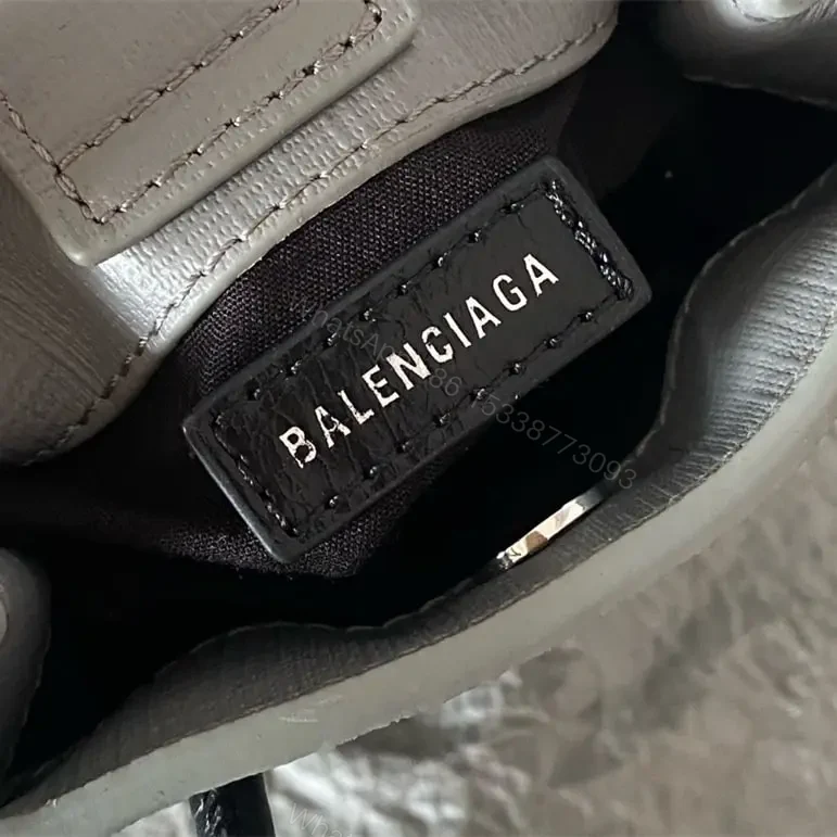 View 9 of 高仿Balenciaga迷你Tote包系列小牛皮灰色