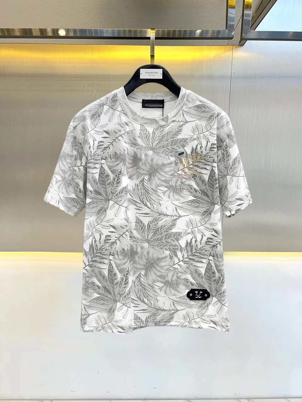 LV 一比一灰色植物印花短袖T恤 輕奢休閒款 — view 1