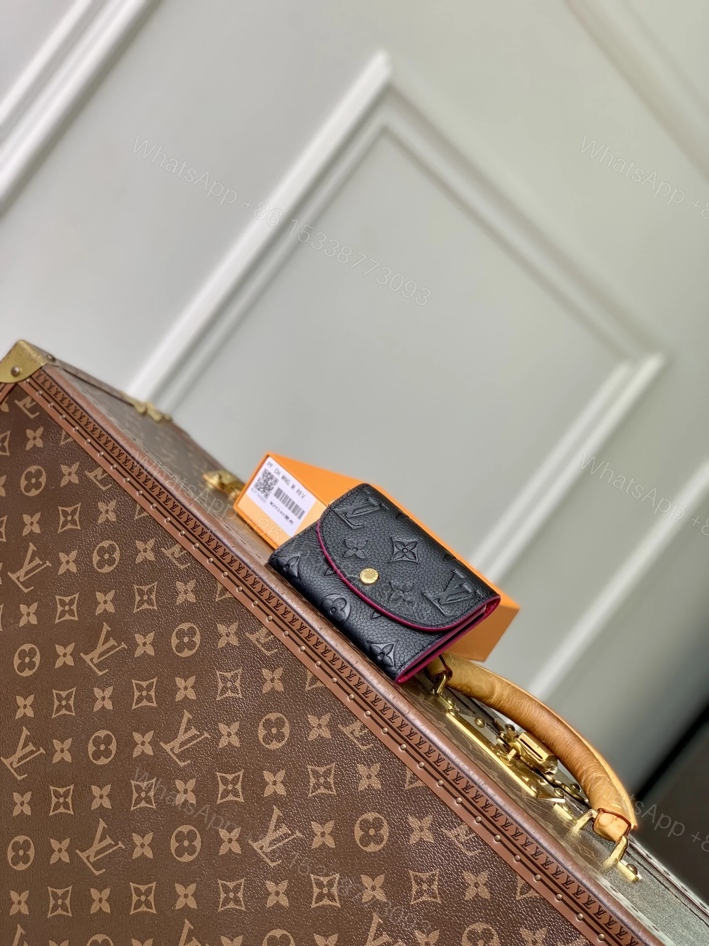LV 原單壓紋短夾 一比一精品零錢包 女用摺疊卡夾 — view 1