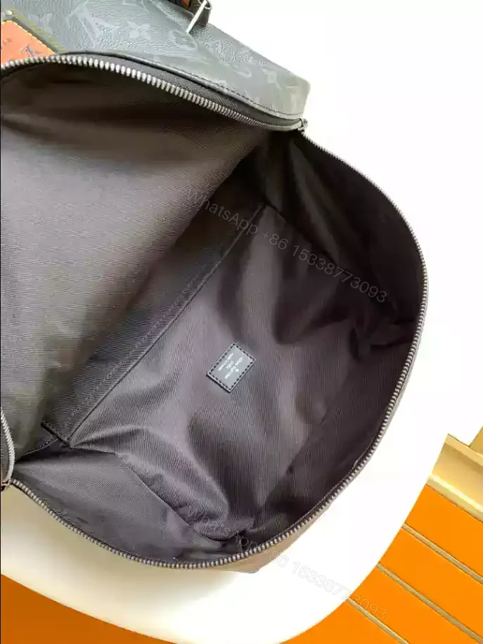 View 10 of LOUIS VUITTON DISCOVERY BACKPACK – LBV381