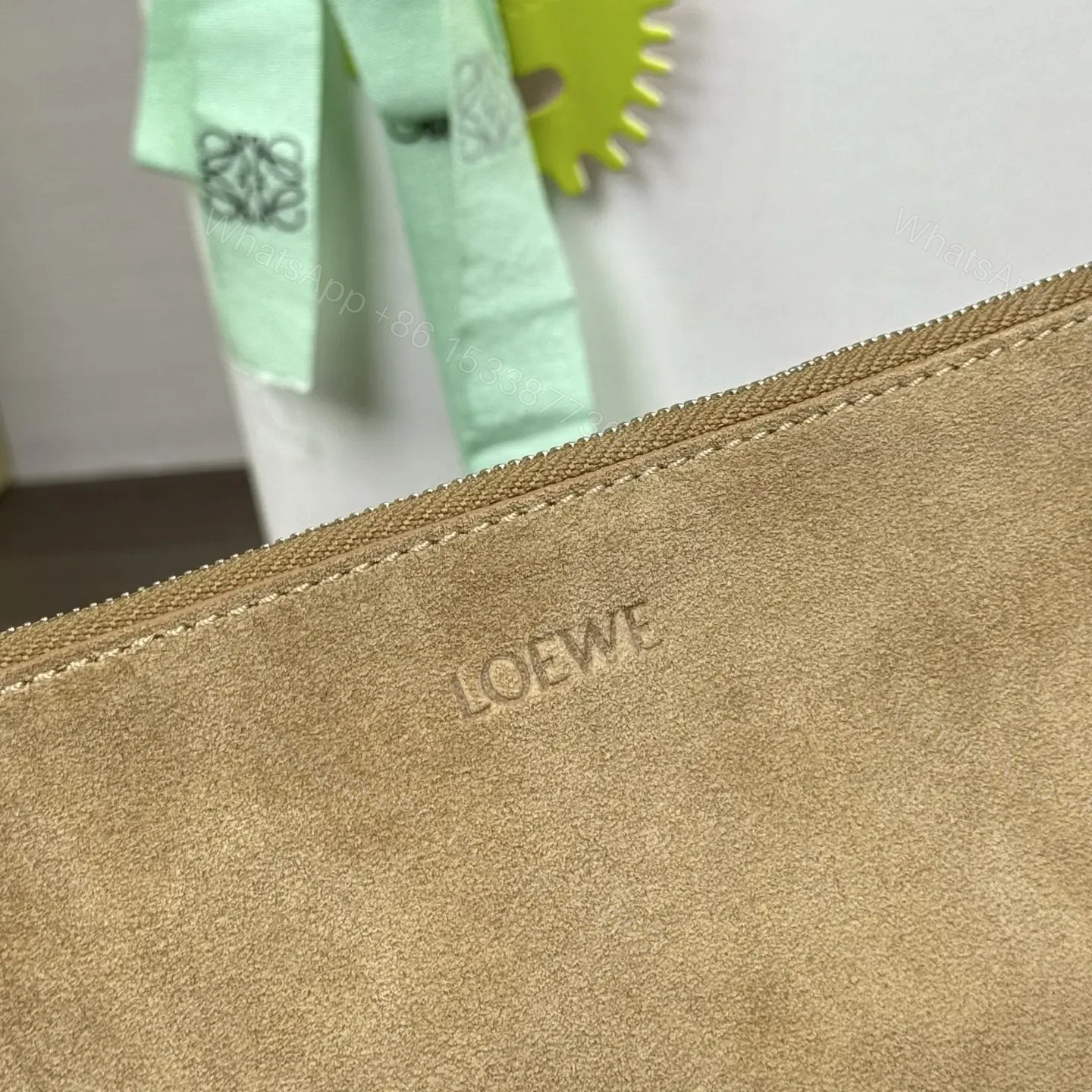 View 11 of 高仿Loewe*Fold系列1100幾何Tote包黑色中號免檢版