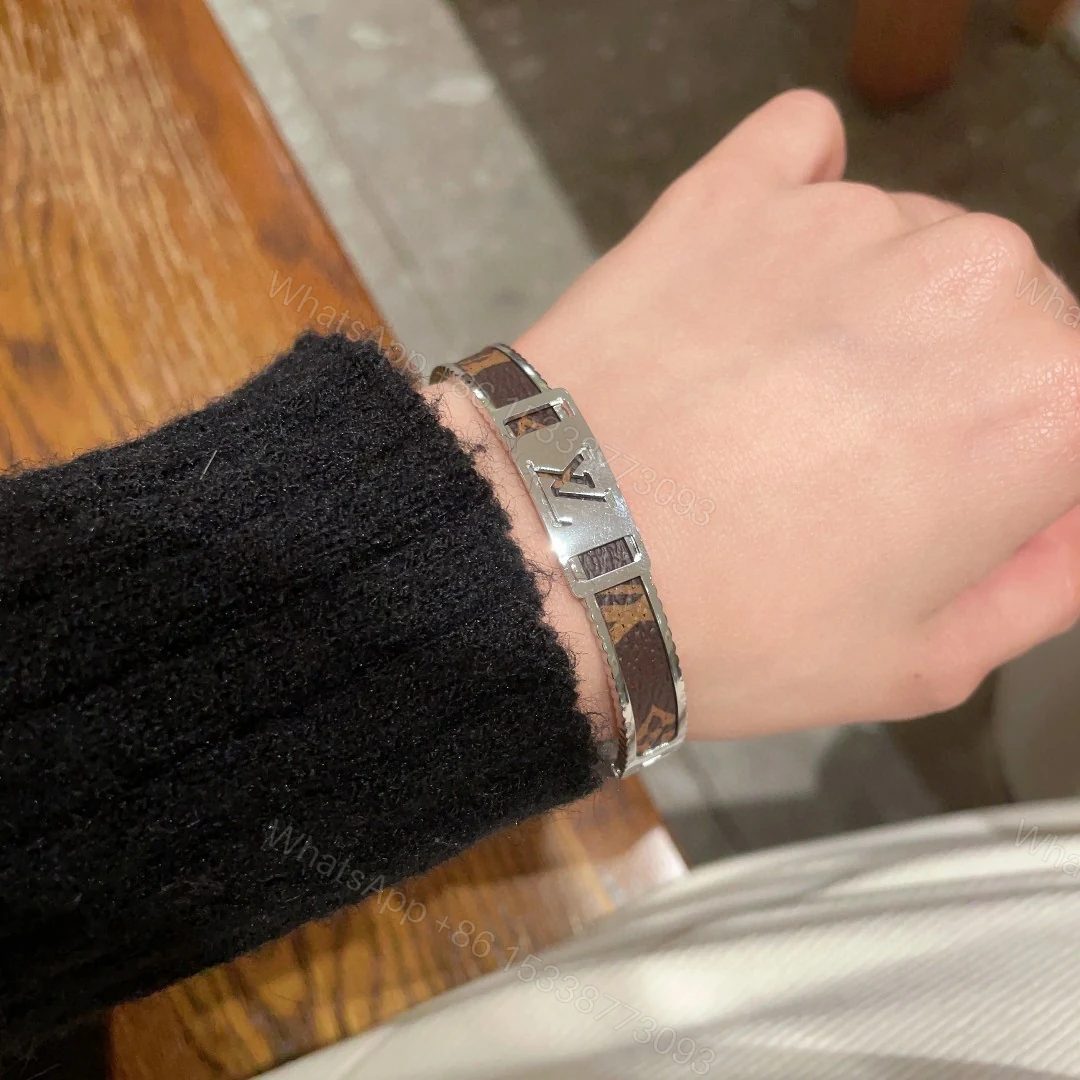 LV高仿Monogram銀色手環精緻時尚百搭飾品 — view 1