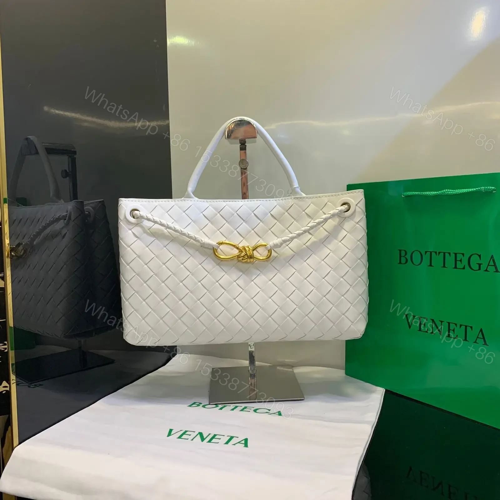 BOTTEGA — view 1