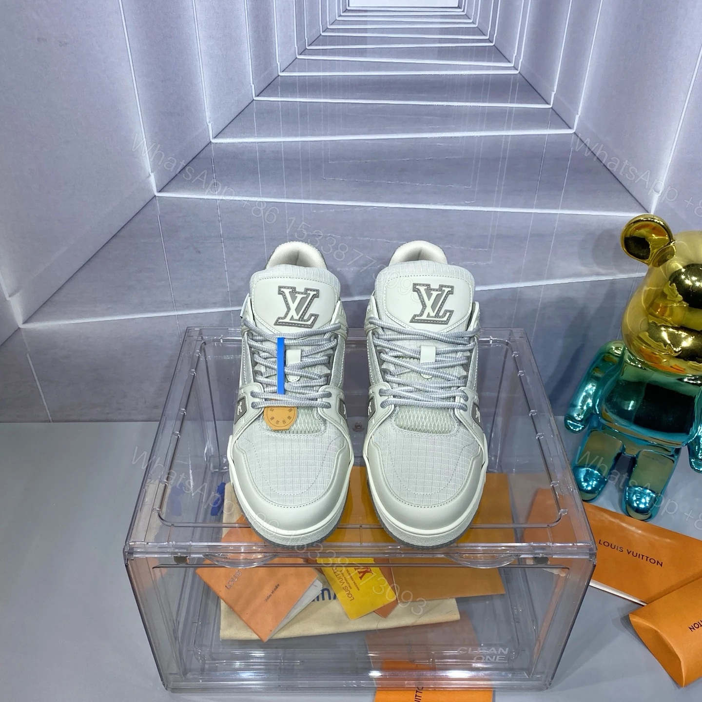 LV 高仿 Trainer 灰白格紋低筒運動鞋 百搭清爽款 — view 1