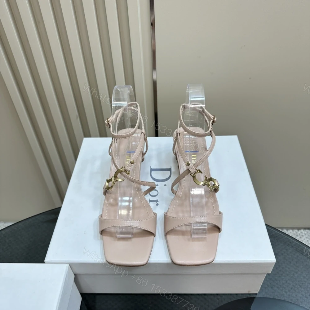 View 2 of 高仿Dior*Cest系列KCU058金屬配飾露趾低跟涼鞋粉色4CM免檢版