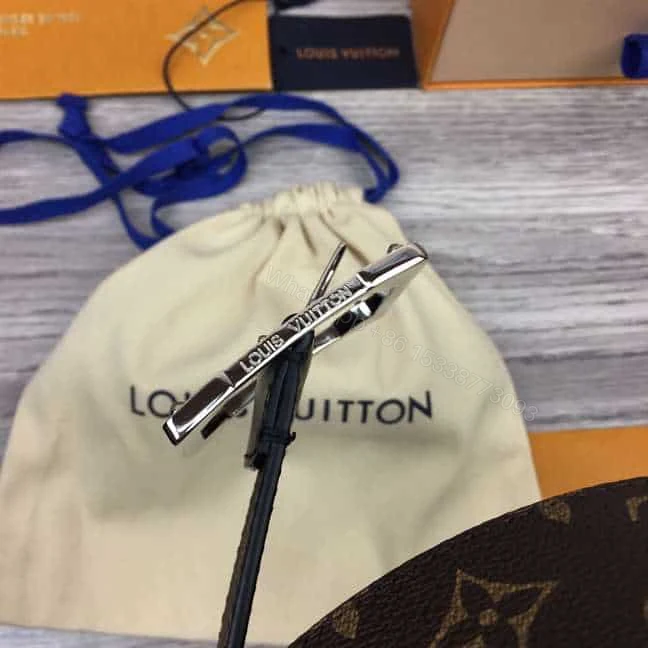 View 7 of LOUIS VUITTON PYRAMIDE FRAME 40MM REVERSIBLE BELT – B165