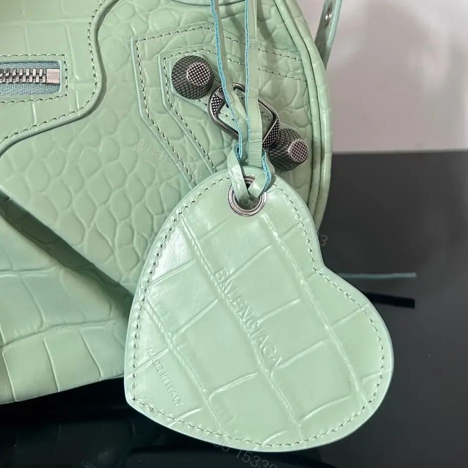 View 10 of 高仿Balenciaga*LeCagole系列餃子包薄荷綠S