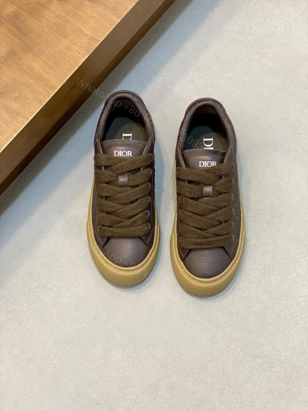 Dior 高仿 男士深棕色休閒鞋 復古橡膠底質感耐穿百搭款 — view 1