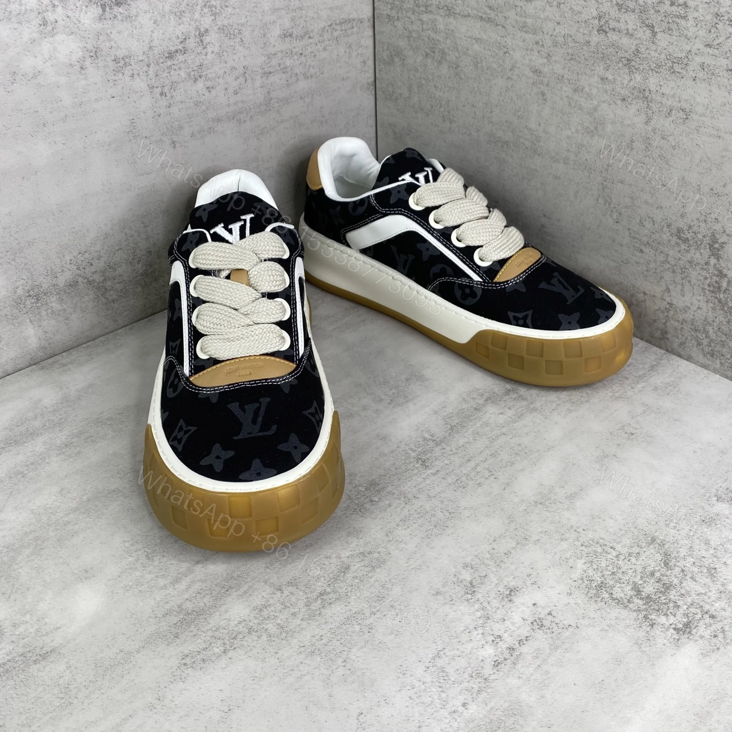 LV 高仿 Trainer Maxi Monogram 深藍帆布厚底休閒鞋 — view 1