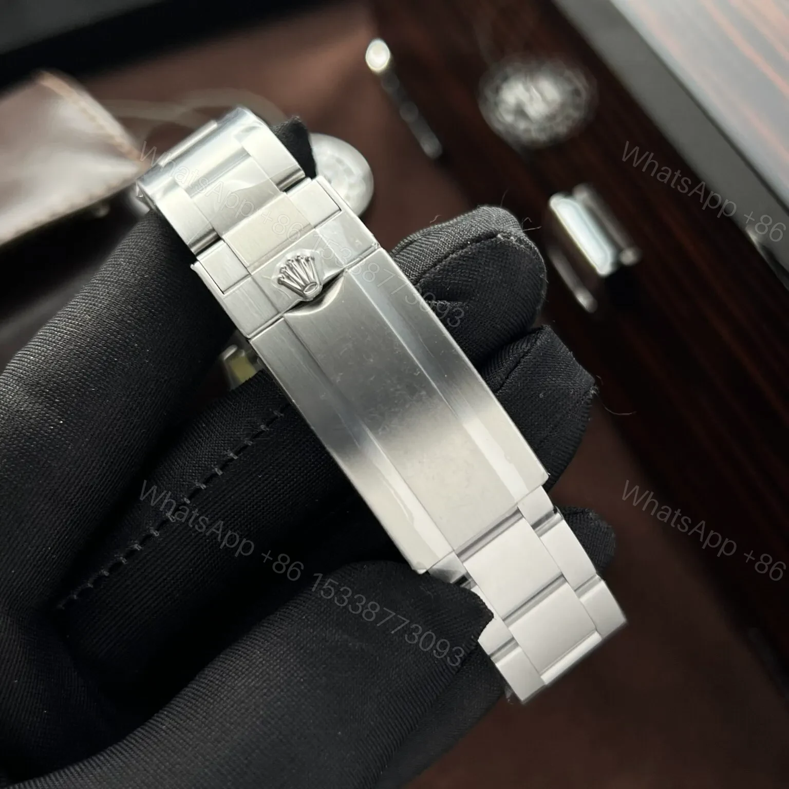 View 7 of Superclone Rolex Submariner Green Dial 116610LV “Hulk”