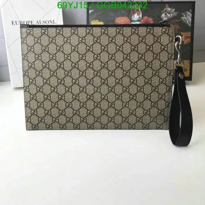 View 3 of Gucci GG Supreme Bee Print Pouch Clutch Bag – AAAA, Model GGB0423