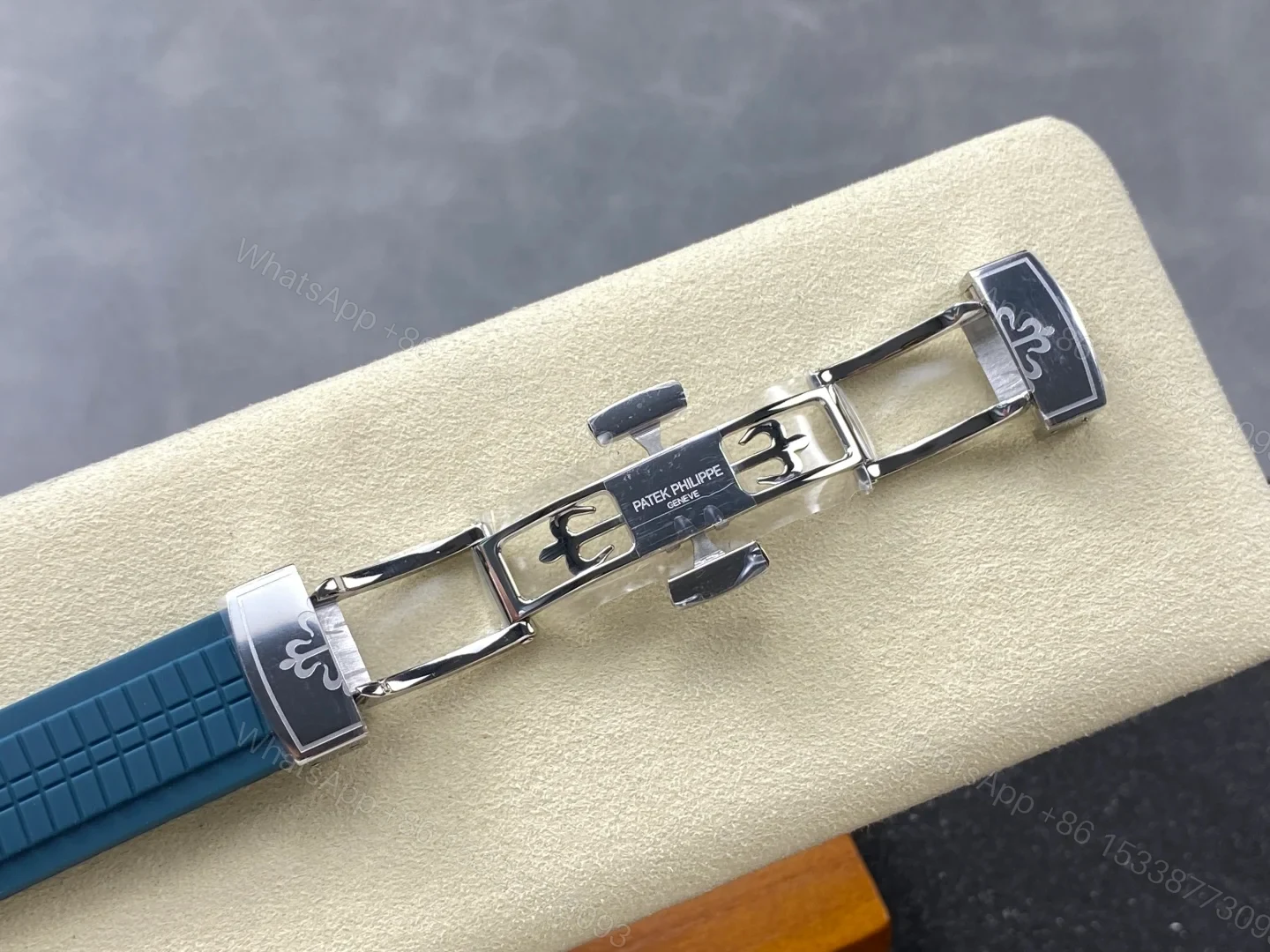View 8 of Patek Philippe Aquanaut 5067 Stainless Steel Blue 5067A-025