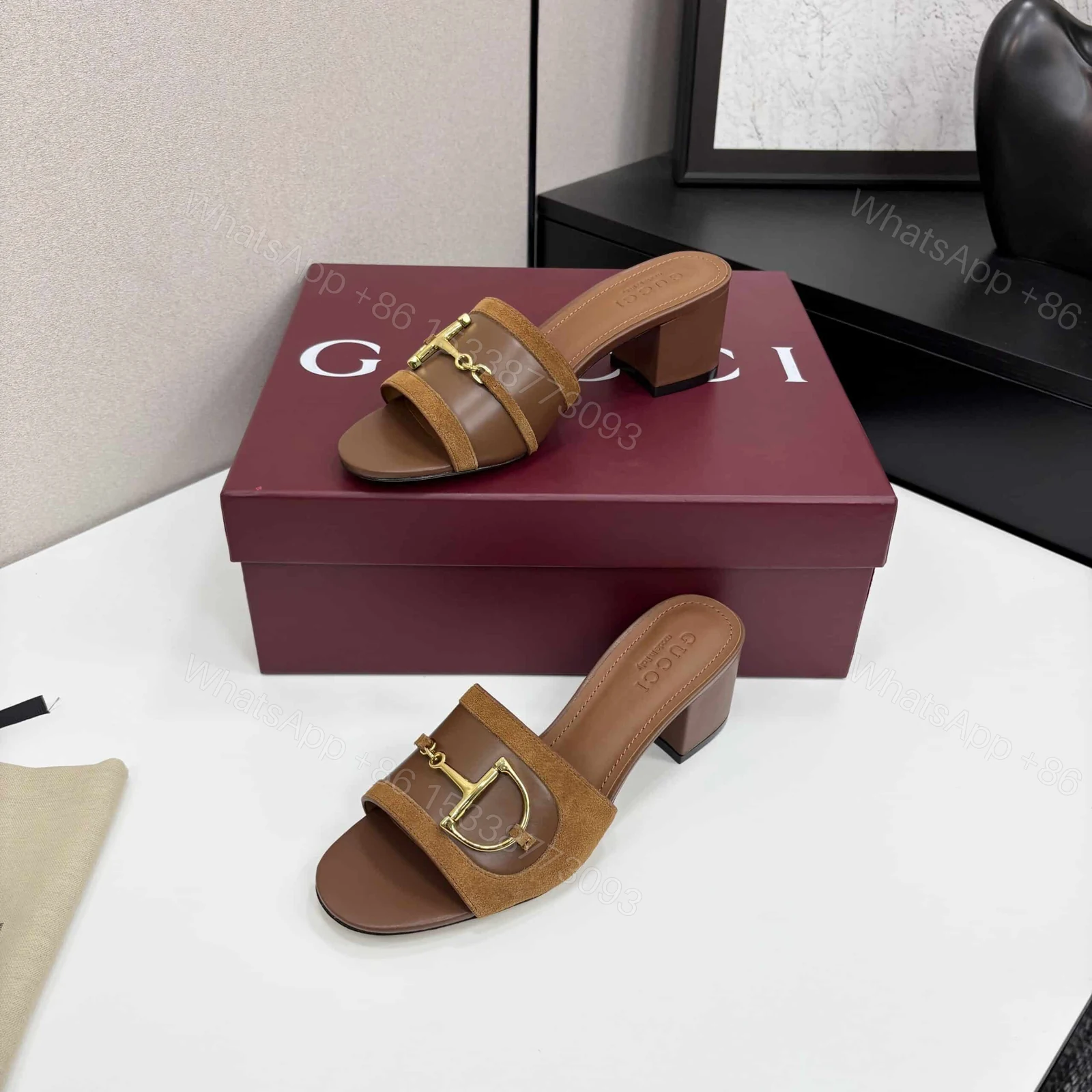 View 3 of GUCCI WOMEN’S SLIDE SANDAL WITH HORSEBIT LIGHT BROWN ‎834421 AAEXM 2718
