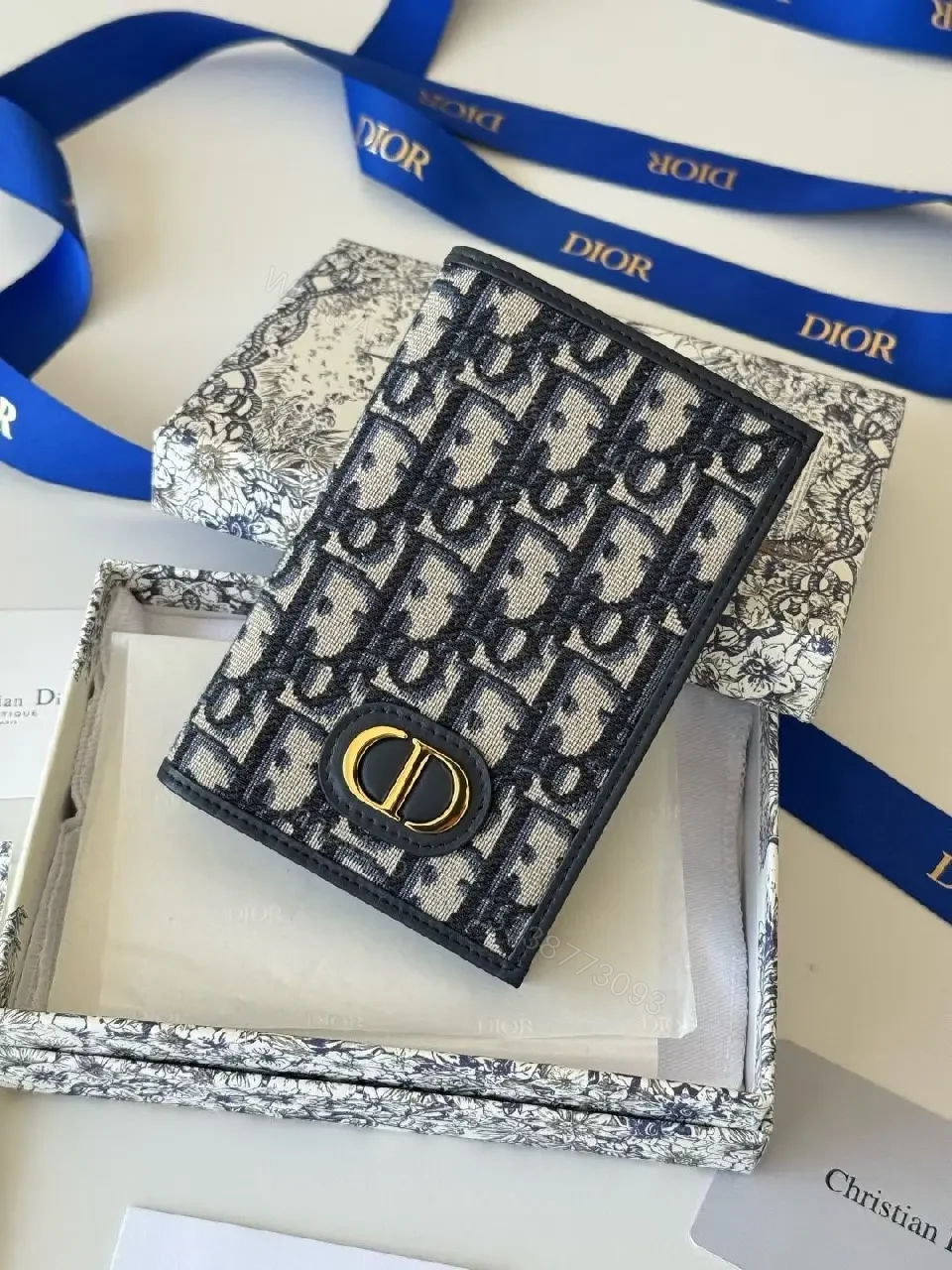 View 4 of Chic Textured Card Holder: Slim Gold-Accent Everyday Luxury