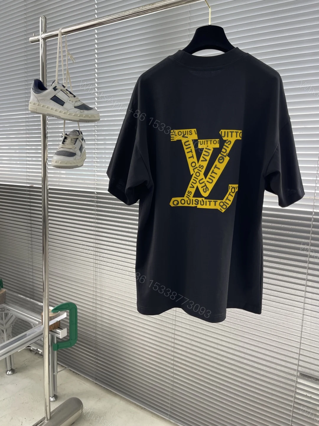 View 2 of LV原單短袖上衣 PARIS字樣拼色黑T 街頭潮人推薦