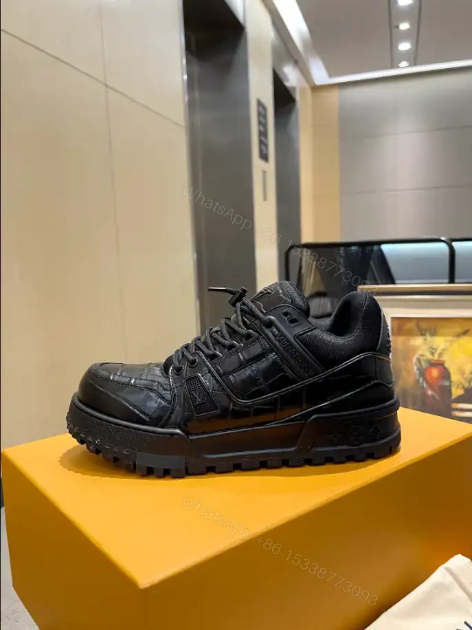 View 3 of LV TRAINER MAXI SNEAKER – LSVT415