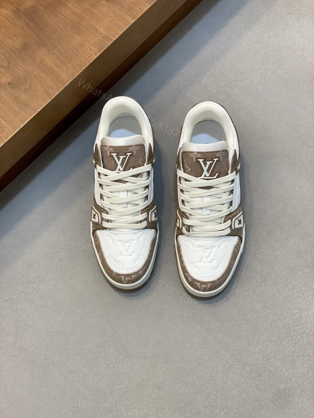 LV 一比一 男款咖啡老花 Trainer 球鞋 復刻經典配色耐看百搭 — view 1
