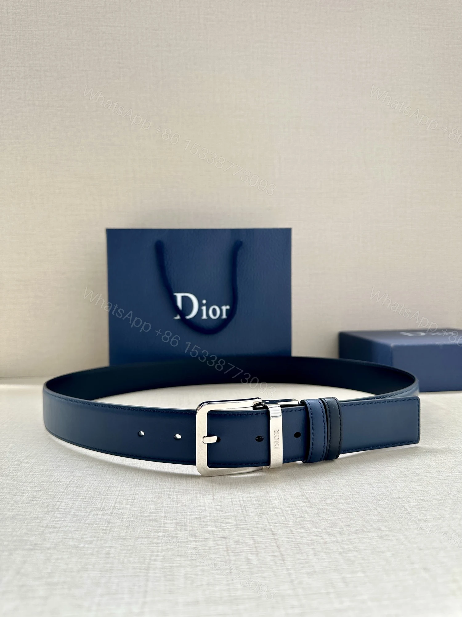 Dior高仿皮帶 男士藍色牛皮銀扣款 經典平頭造型正裝百搭 — view 1