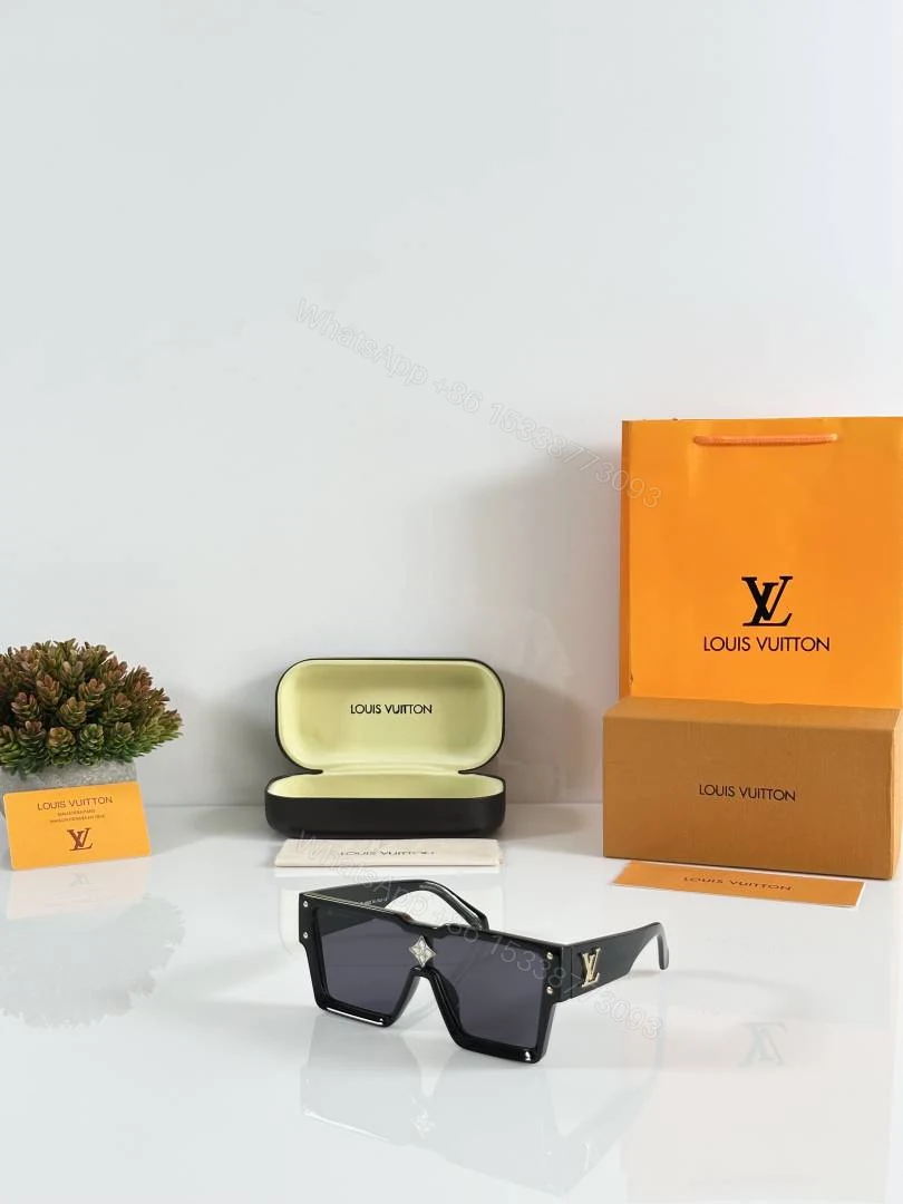 First Copy Louis Vuitton Black Geometric Square Frame Men’s Sunglasses — view 1