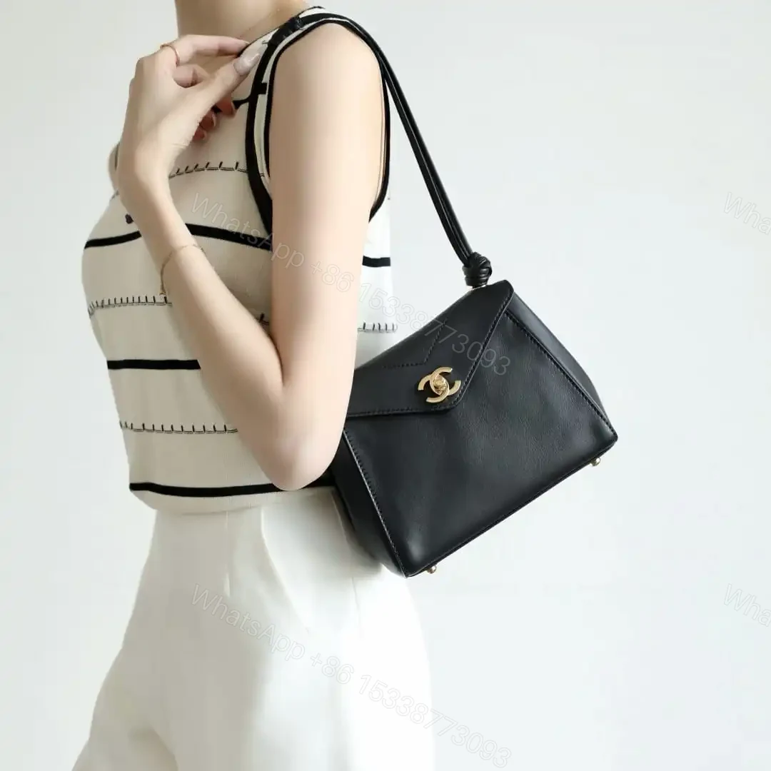 View 27 of 高仿Chanel*26A系列AS6223高級手工坊口蓋包黑色小號免檢版