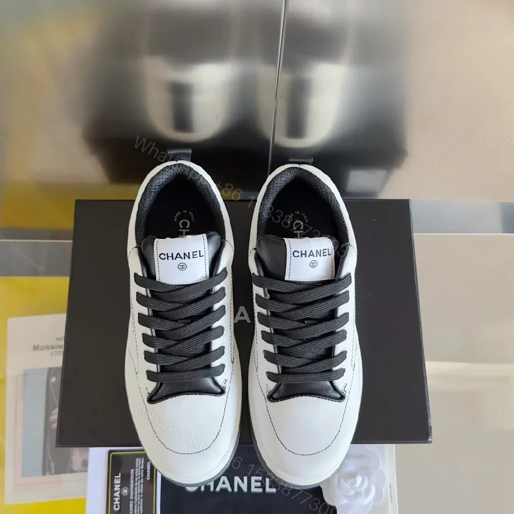 Minimalist Leather Sneakers: Everyday Luxury, Premium Comfort — view 1