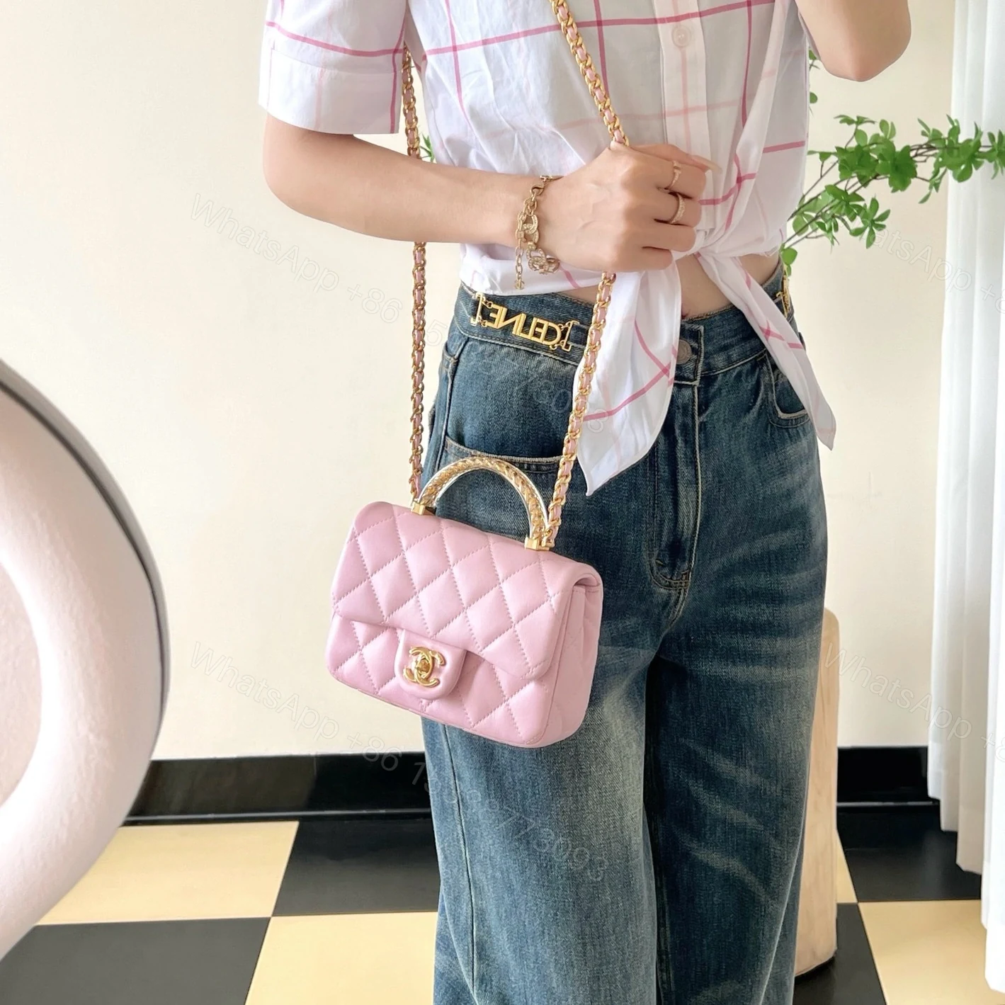 View 21 of 高仿Chanel*24S系列AS4847小羊皮粉色單肩包免檢版