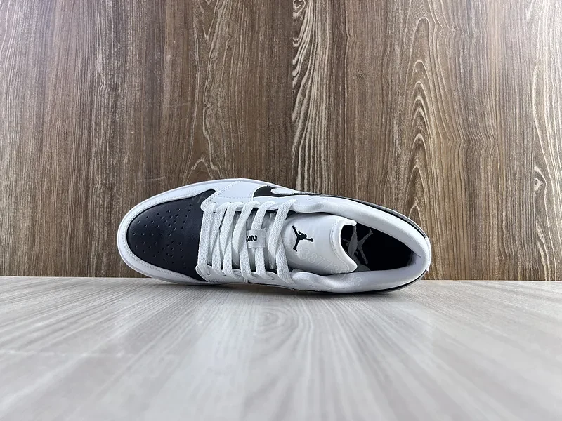 View 5 of White Leather Minimalist Low-Top Sneakers with Cushioned Comfort