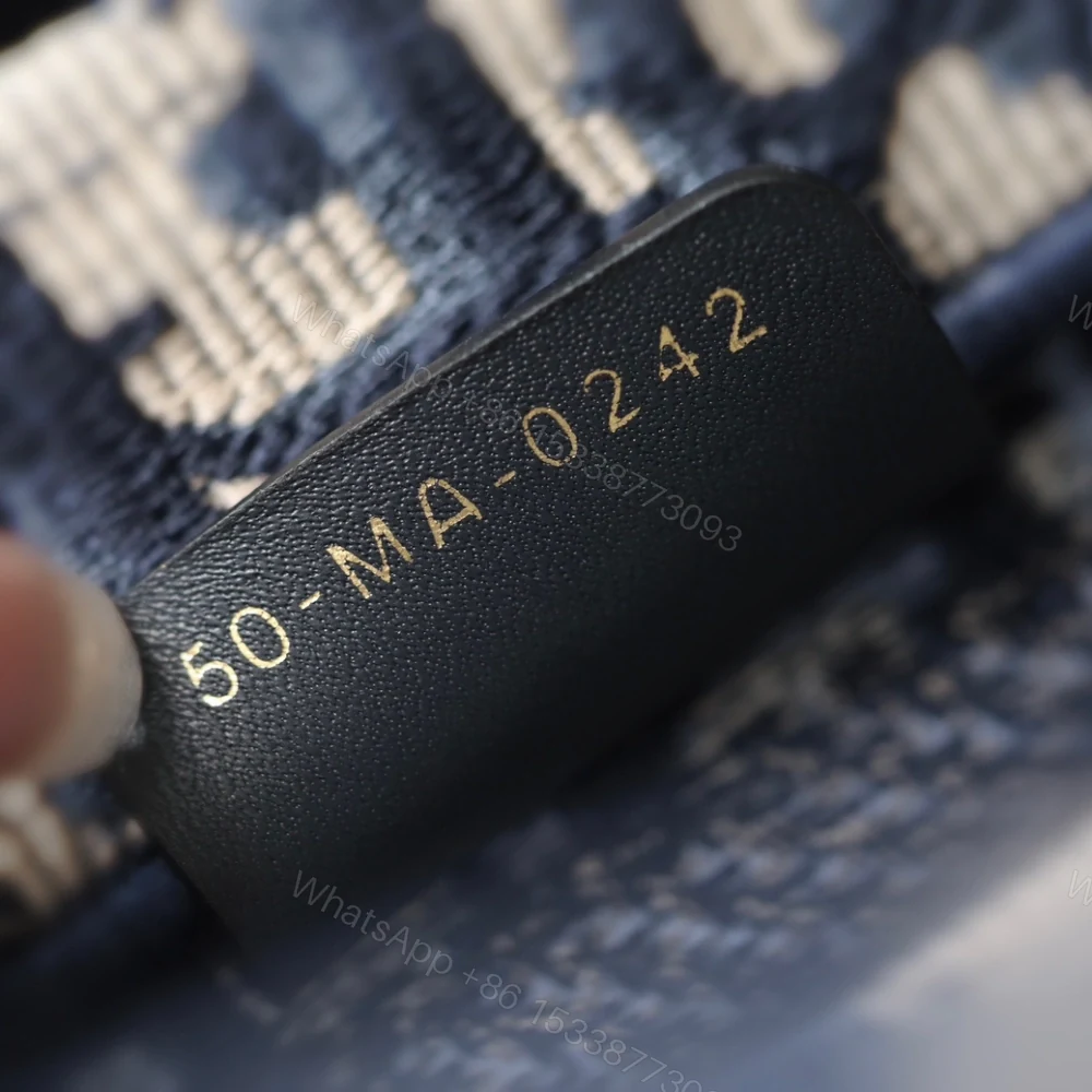 View 9 of 高仿Dior2024BookTote系列老花Mini手拎袋免檢版