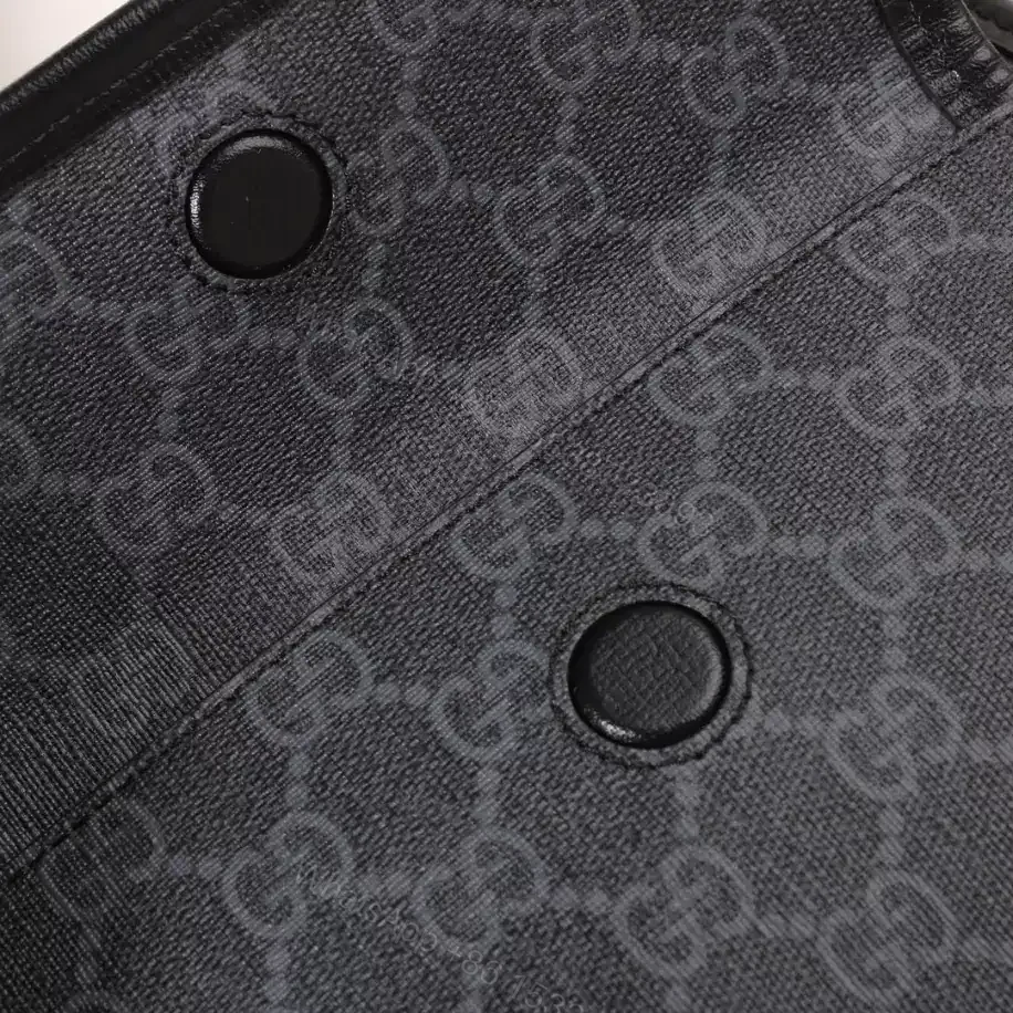 View 4 of MESSENGER BAG WITH INTERLOCKING G – GBC064