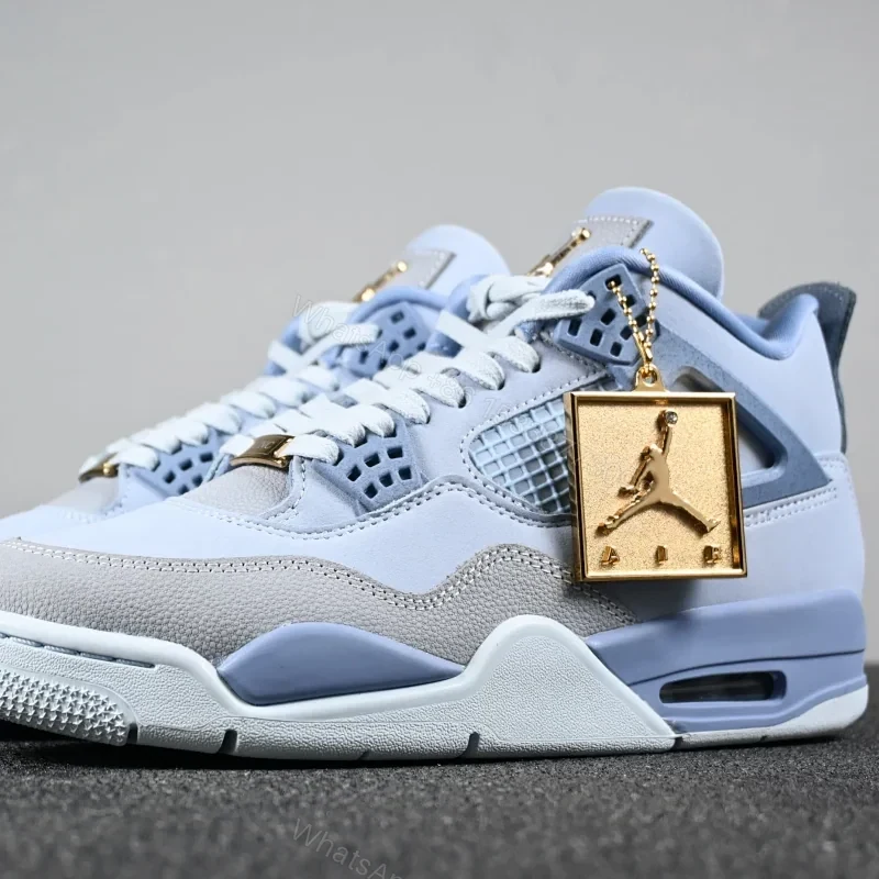 Jordan 4 Retro UNC Tar Heels PE (2025) — view 1