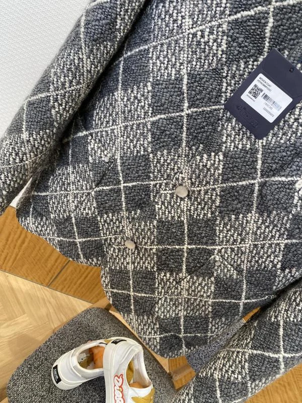 View 4 of Louis Vuitton路易威登菱格纹外套_高仿a货厂家-奢品库