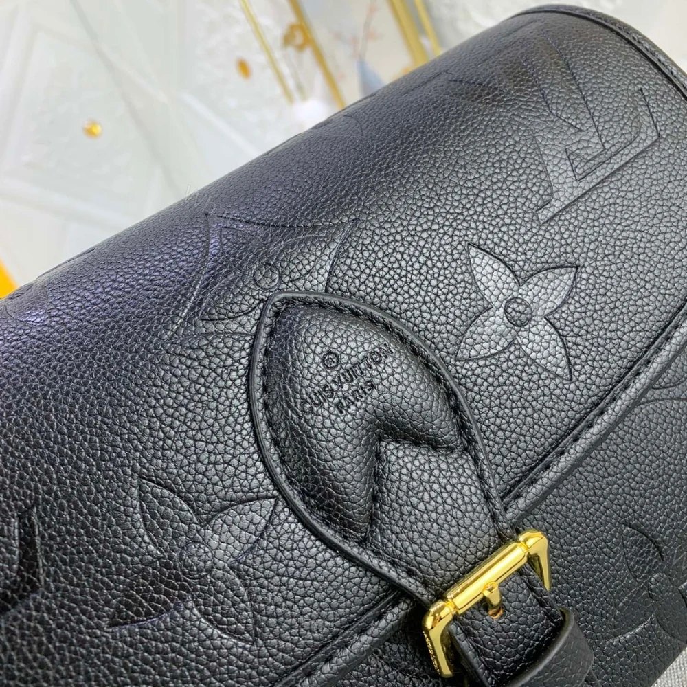 View 7 of Louis Vuitton Diane Monogram In Black 23Cm M46386