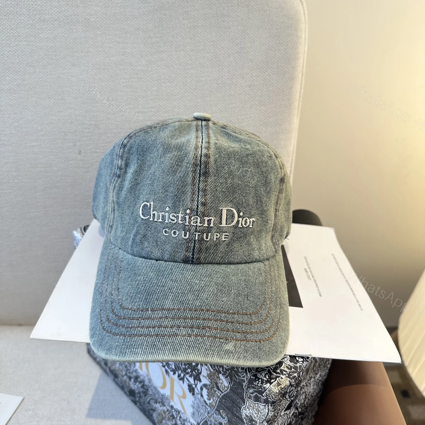 Dior原單淺色牛仔刺繡帽 時尚休閒鴨舌帽 — view 1