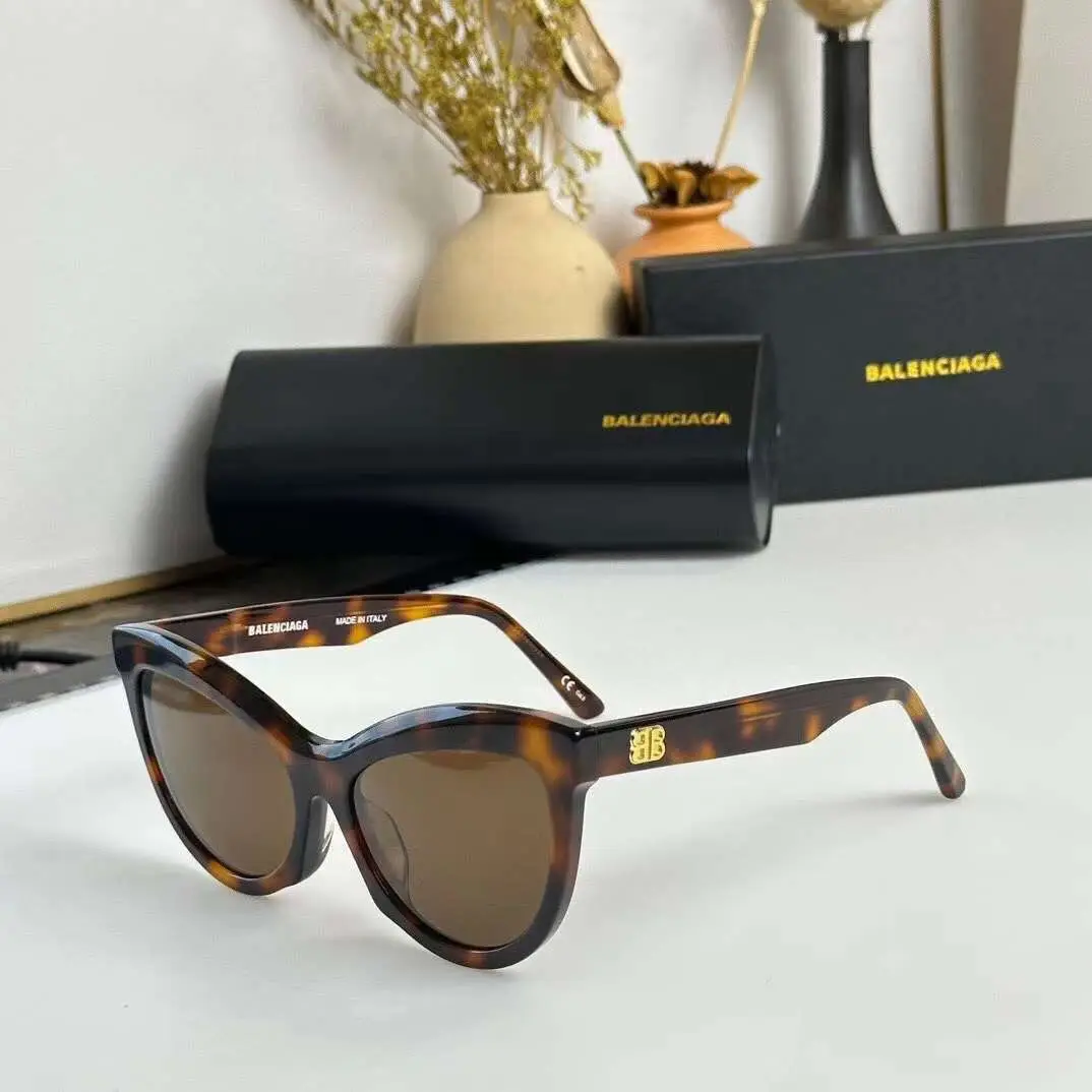 BALENCIAGA — view 1