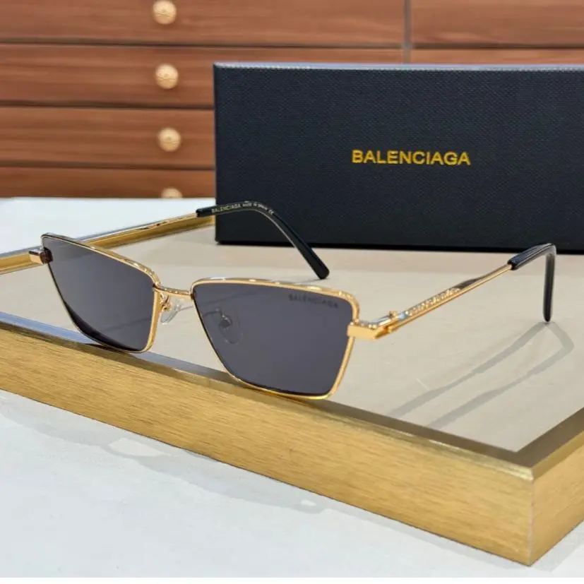Balenciaga Black Sunglasses With UV Protection — view 1